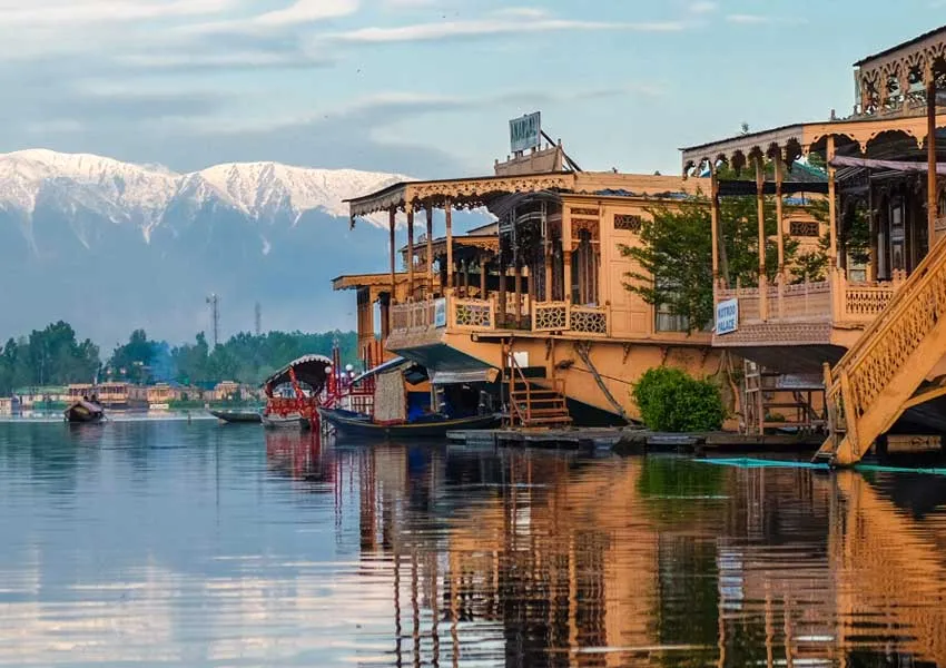 Top Best Places to Visit in Srinagar 2026