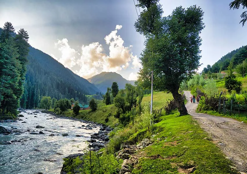 Top Viral Places to Visit in Betaab Valley 2026