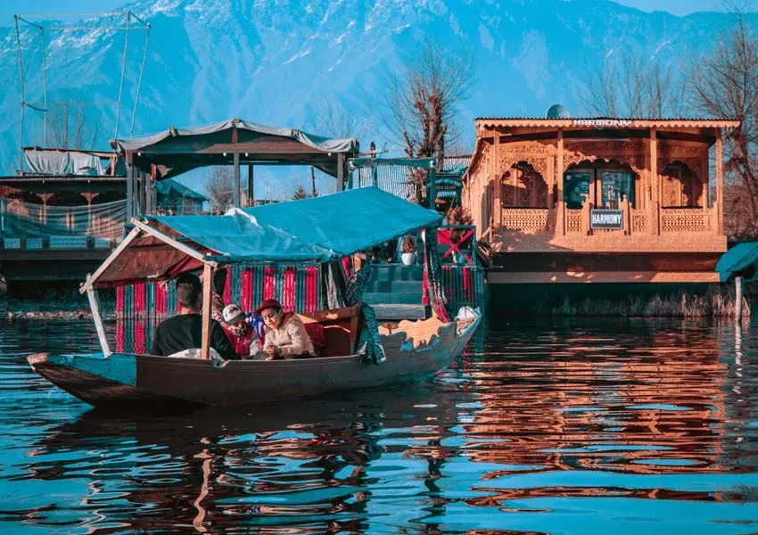 Top 12 Destinations to Explore Near Dal Lake