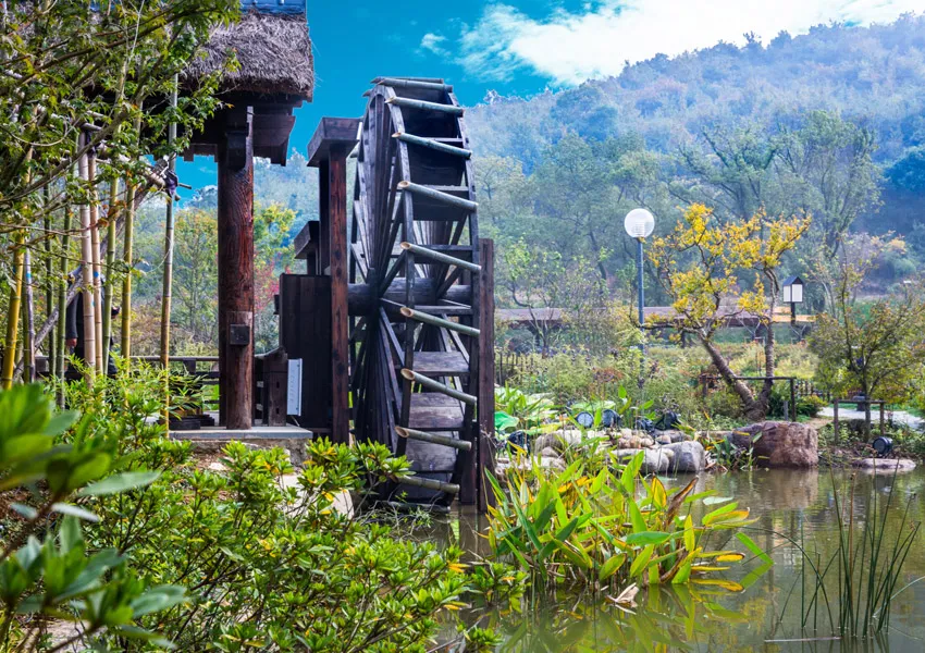 Naukuchiatal is where you would want to go